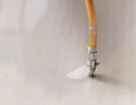 吉安市瓷砖空鼓维修公司专业解答在瓷砖铺贴过程中，如果使用的砂料过粗（如全部使用了粗砂），可能会导致以下问题